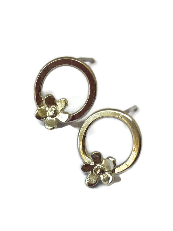 Forget-me-Not circle stud earrings