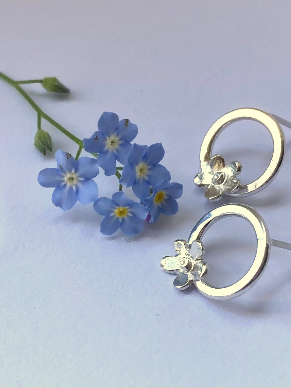 Forget-me-Not circle stud earrings