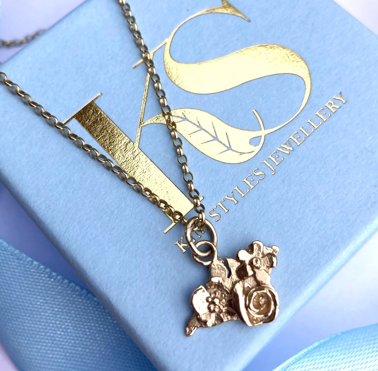 Gold Isle of Wight Floral Silhouette Pendant