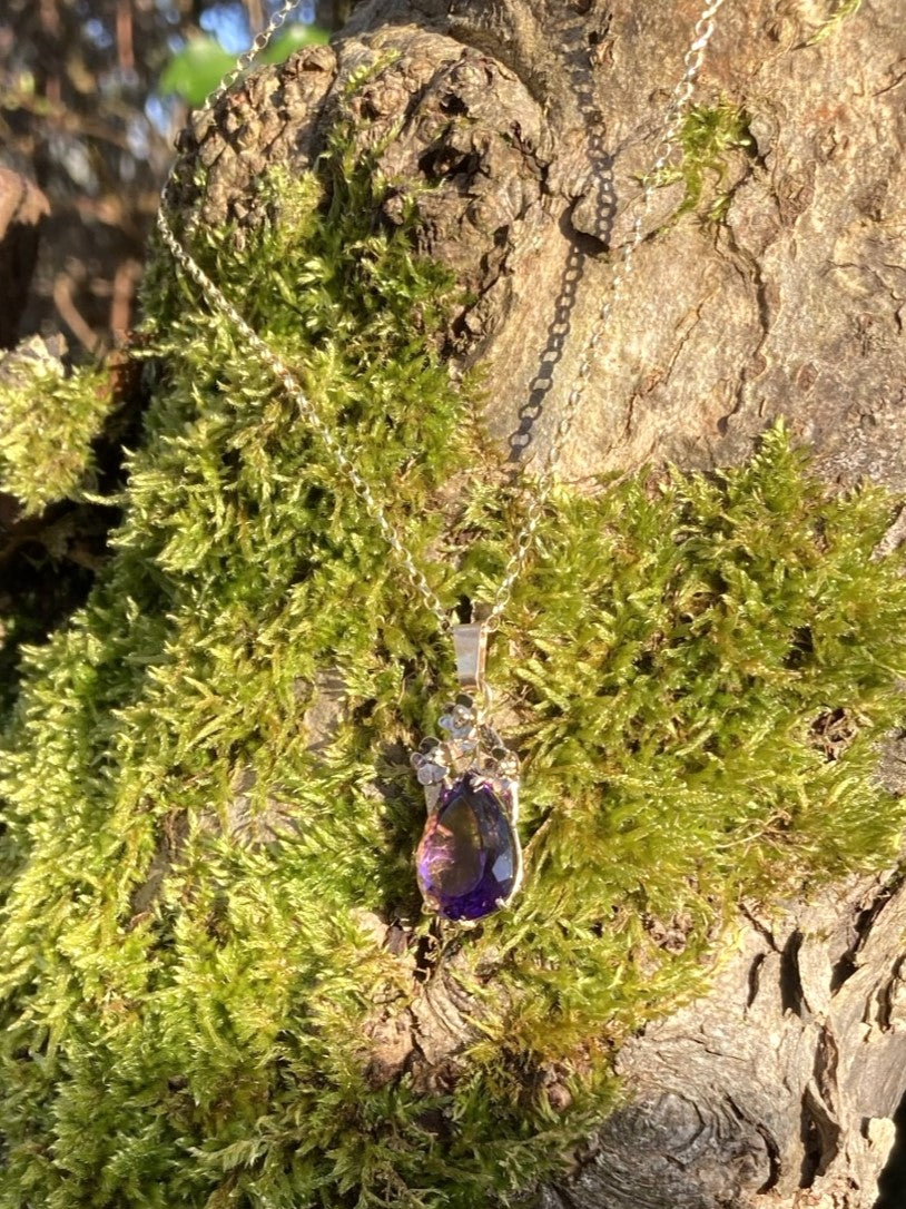 Fabulous Pear Shape Amethyst Gold Floral Pendant Necklace