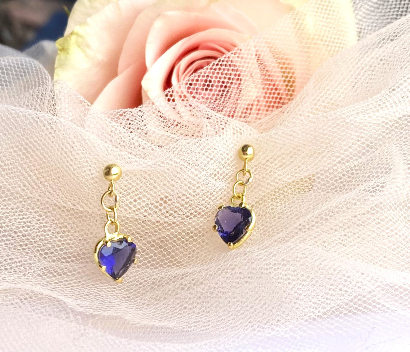 Elegant 18ct yellow gold Iolite Heart Stud Drop Earrings