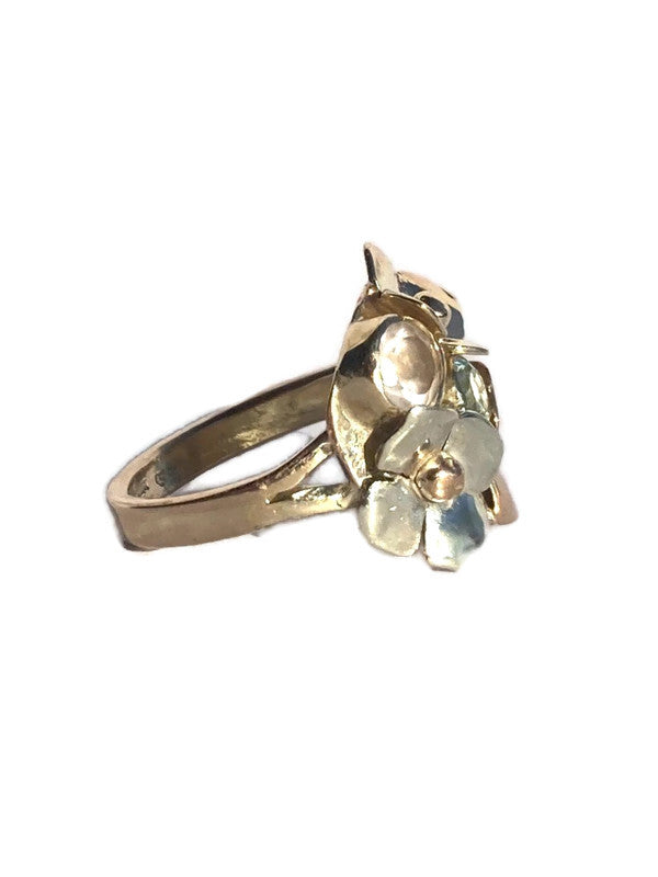 Gold ring with a floral design on a white background by Kim Styles Jewellery
