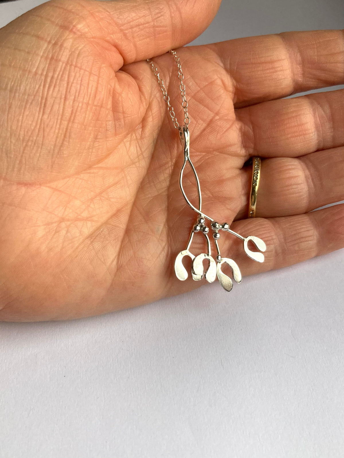 Greenwood Collection Mistletoe Sprig Pendant with Berries