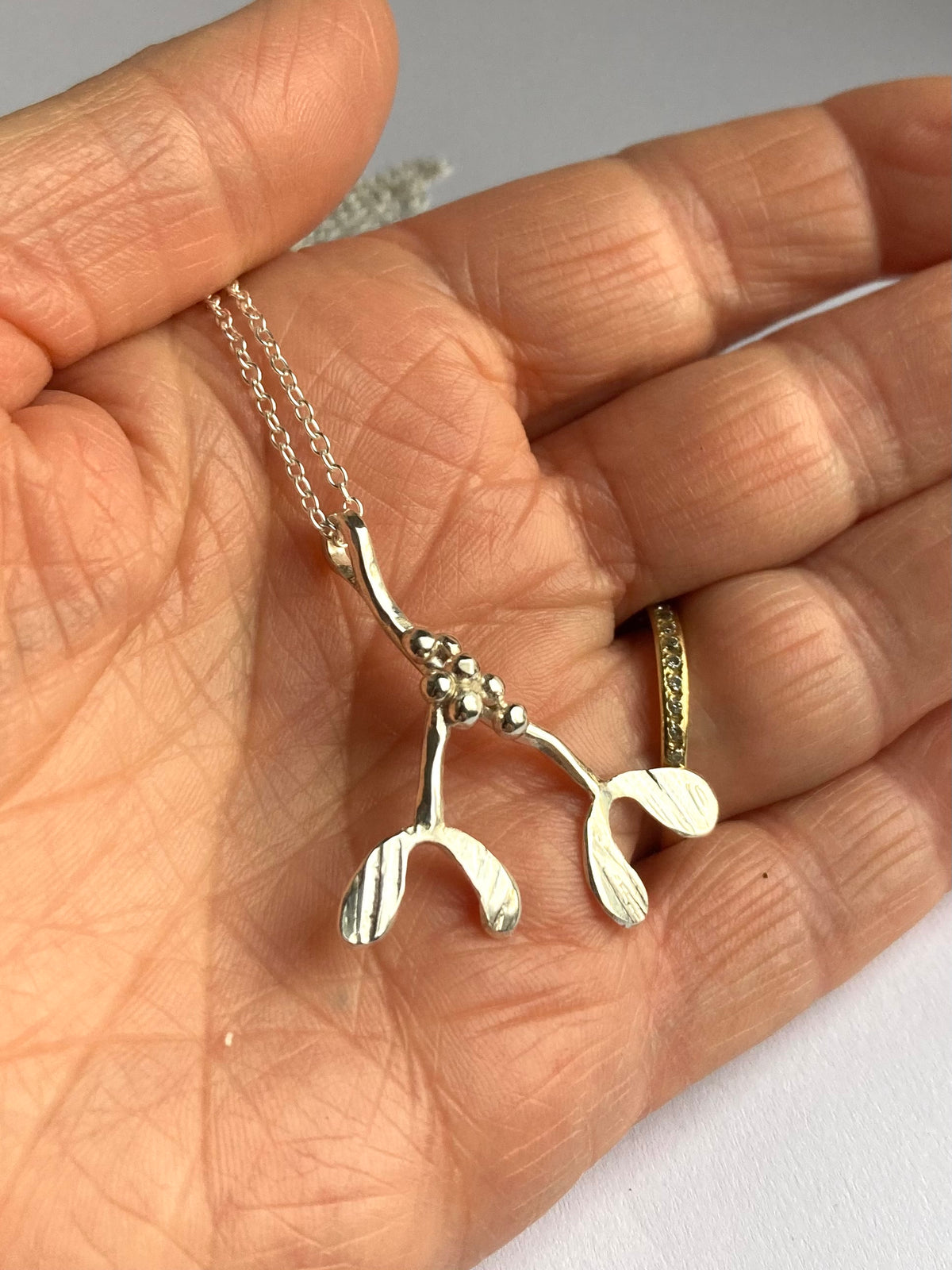 Greenwood Collection Textured Simple Mistletoe Pendant